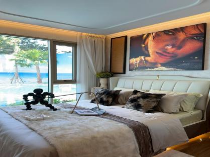 The Riviera Santa Monica Pattaya (RESALE 2BR 17 floor)